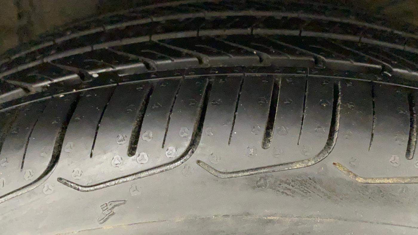 2018 Maruti Baleno ZETA PETROL 1.2, Petrol, Manual, 30,189 km, Right Front Tyre Tread