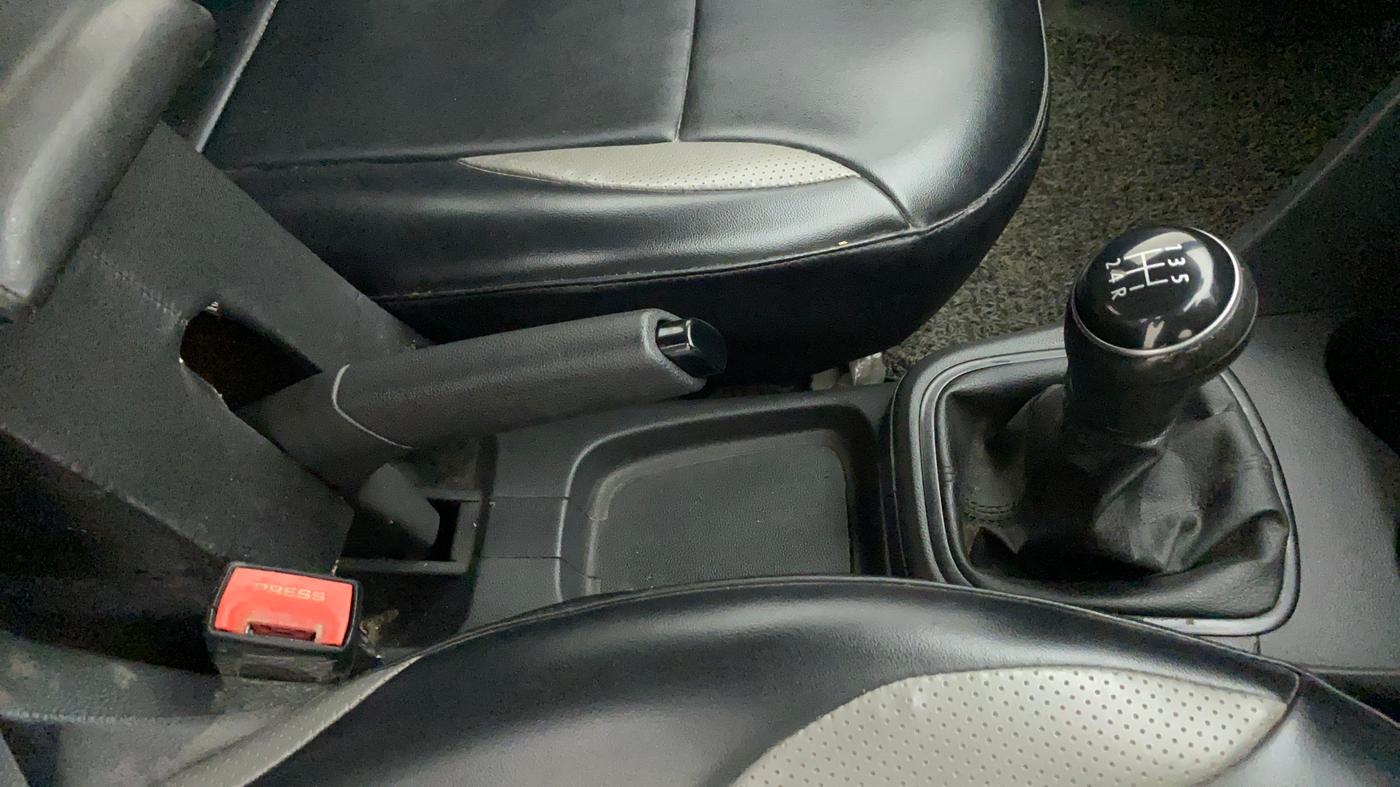2019 Volkswagen Polo TRENDLINE 1.0L, Petrol, Manual, 69,775 km, Gear Lever