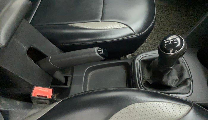 2019 Volkswagen Polo TRENDLINE 1.0L, Petrol, Manual, 69,775 km, Gear Lever