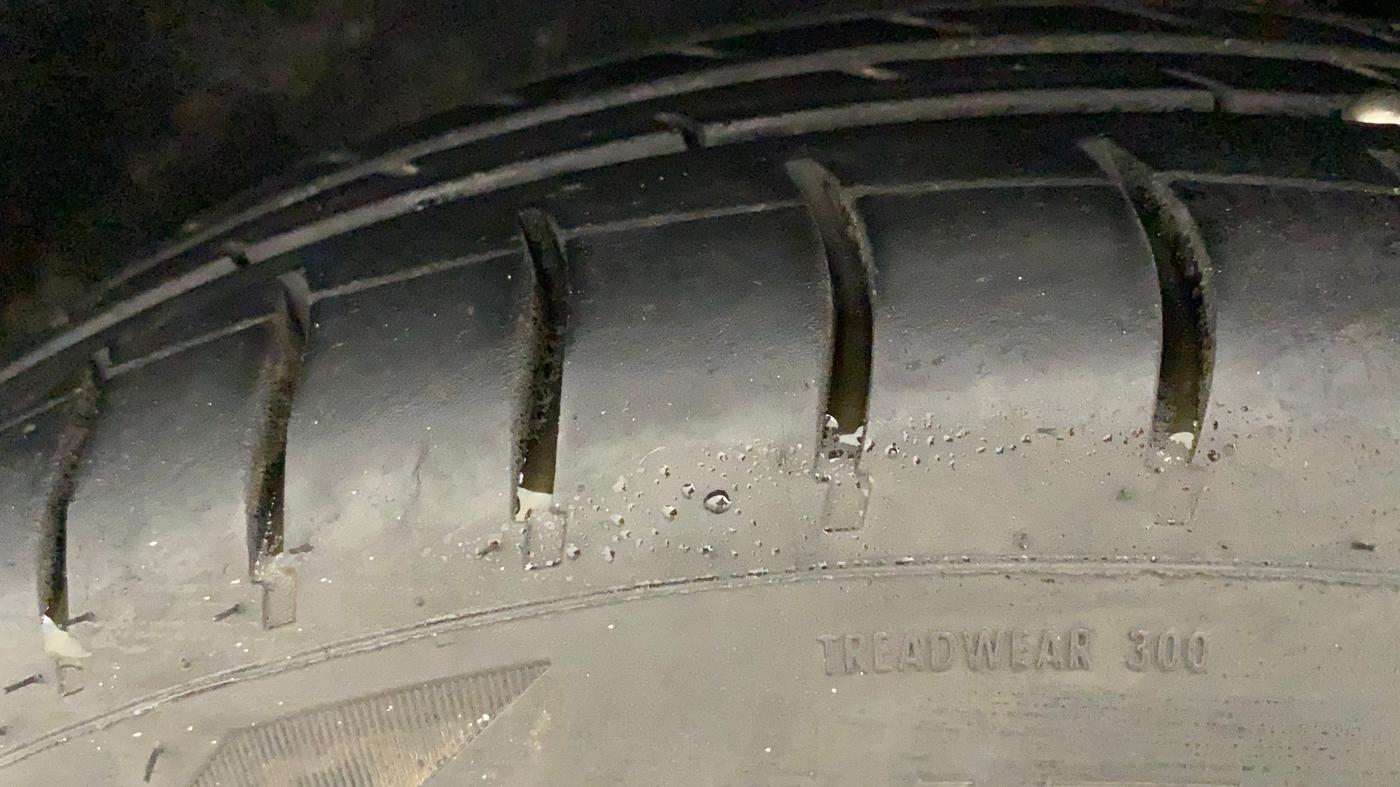 2019 Volkswagen Polo TRENDLINE 1.0L, Petrol, Manual, 69,775 km, Left Front Tyre Tread