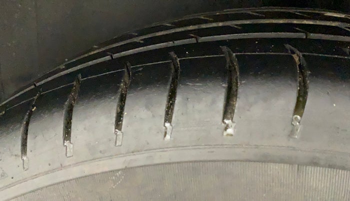 2019 Volkswagen Polo TRENDLINE 1.0L, Petrol, Manual, 69,775 km, Left Rear Tyre Tread