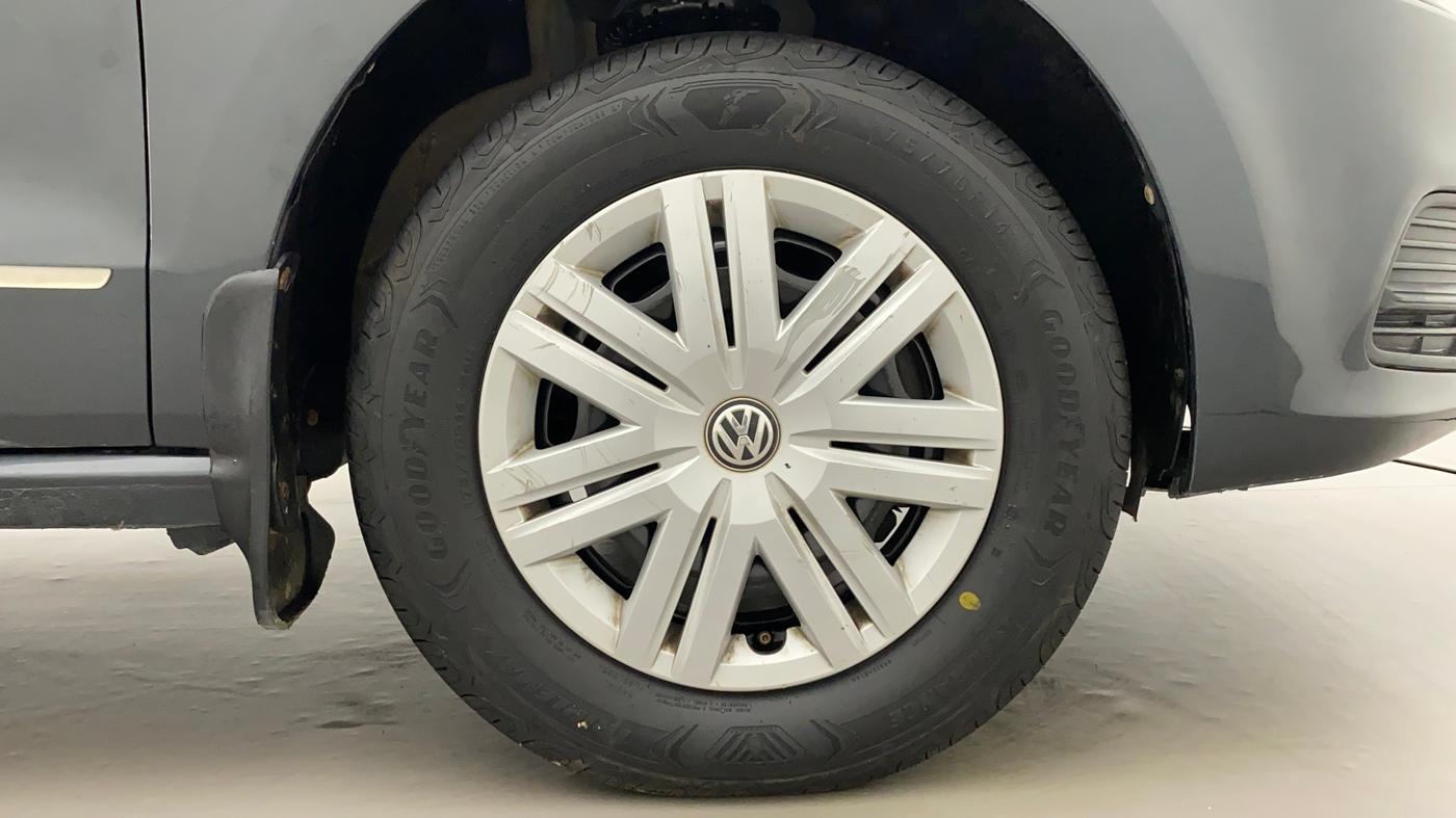 2019 Volkswagen Polo TRENDLINE 1.0L, Petrol, Manual, 69,775 km, Right Front Wheel