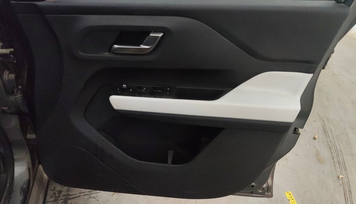 2023 Tata PUNCH CREATIVE  MT, Petrol, Manual, 14,073 km, Driver Side Door Panels Control