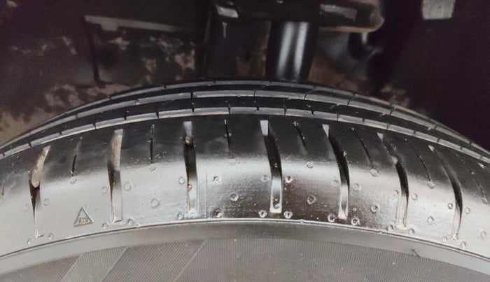 2023 Tata PUNCH CREATIVE  MT, Petrol, Manual, 14,073 km, Left Front Tyre Tread