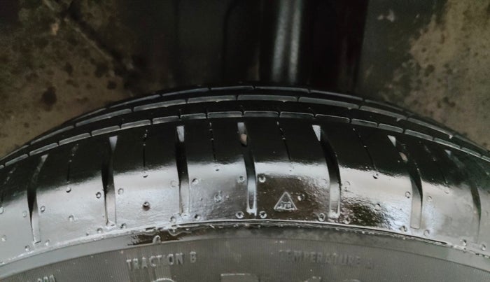 2023 Tata PUNCH CREATIVE  MT, Petrol, Manual, 14,073 km, Left Rear Tyre Tread