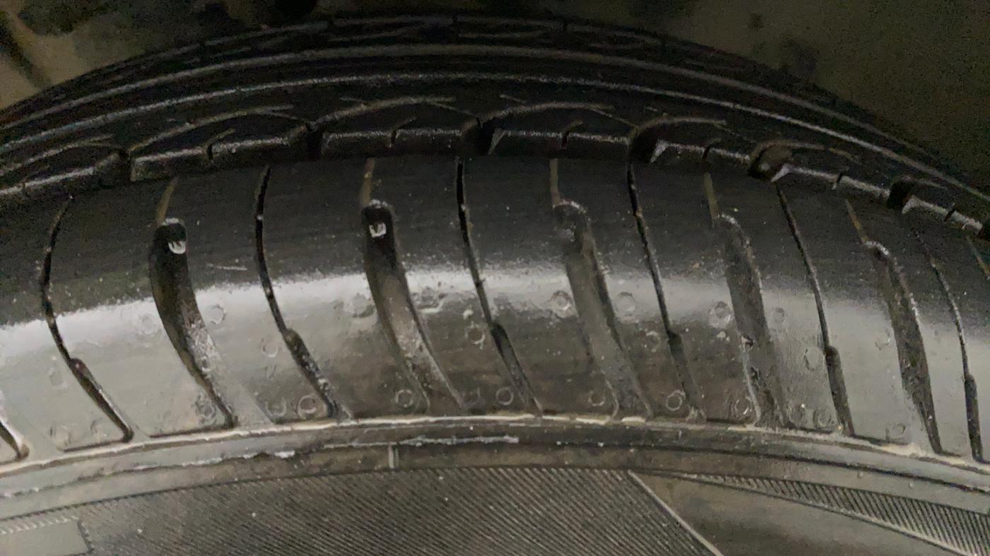 2017 Maruti IGNIS DELTA 1.2, Petrol, Manual, 43,162 km, Left Front Tyre Tread