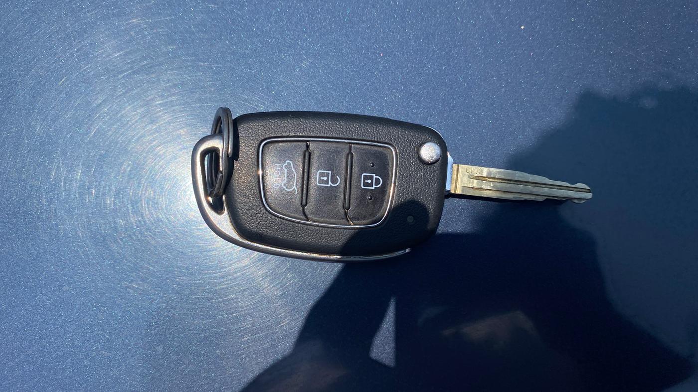 2020 Hyundai VENUE SX 1.5 CRDI, Diesel, Manual, 1,26,692 km, Key Close Up