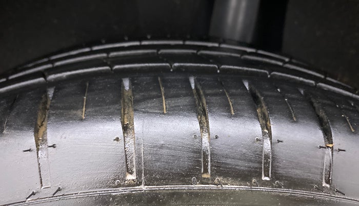 2020 Maruti Baleno ZETA PETROL 1.2, Petrol, Manual, 13,069 km, Left Rear Tyre Tread
