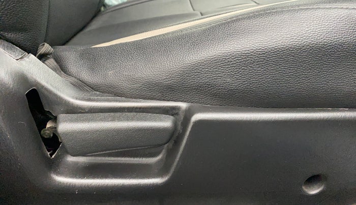 2019 Maruti Alto VXI, Petrol, Manual, 41,704 km, Driver Side Adjustment Panel