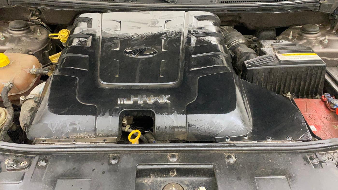 2018 Mahindra XUV500 W10, Diesel, Manual, 55,972 km, Engine View