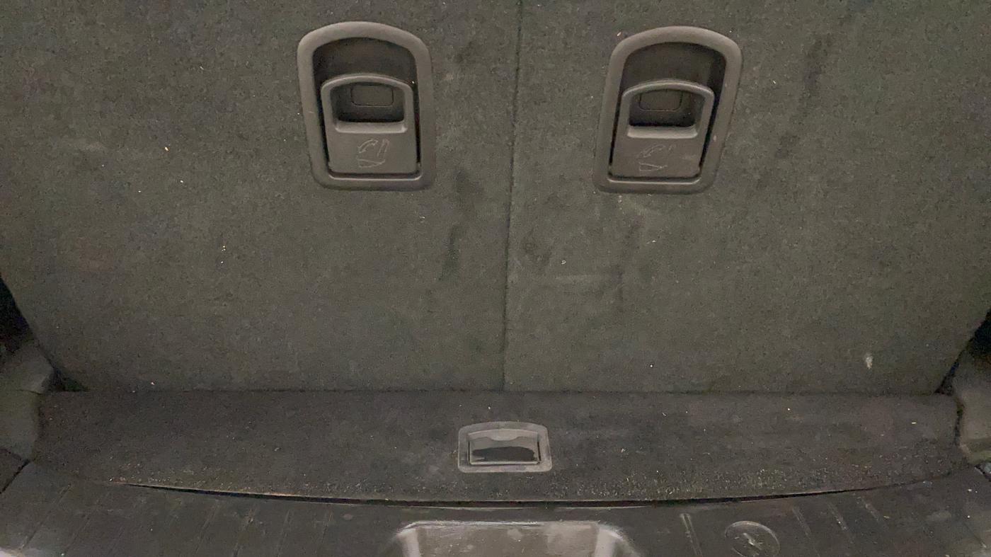2018 Mahindra XUV500 W10, Diesel, Manual, 55,972 km, Boot Inside