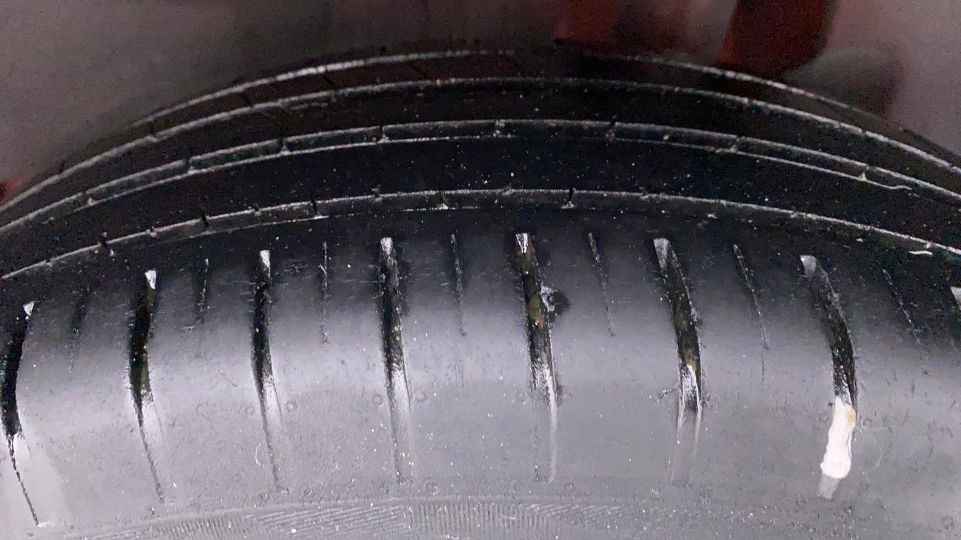 2018 Maruti Swift ZXI+, Petrol, Manual, 80,457 km, Left Rear Tyre Tread