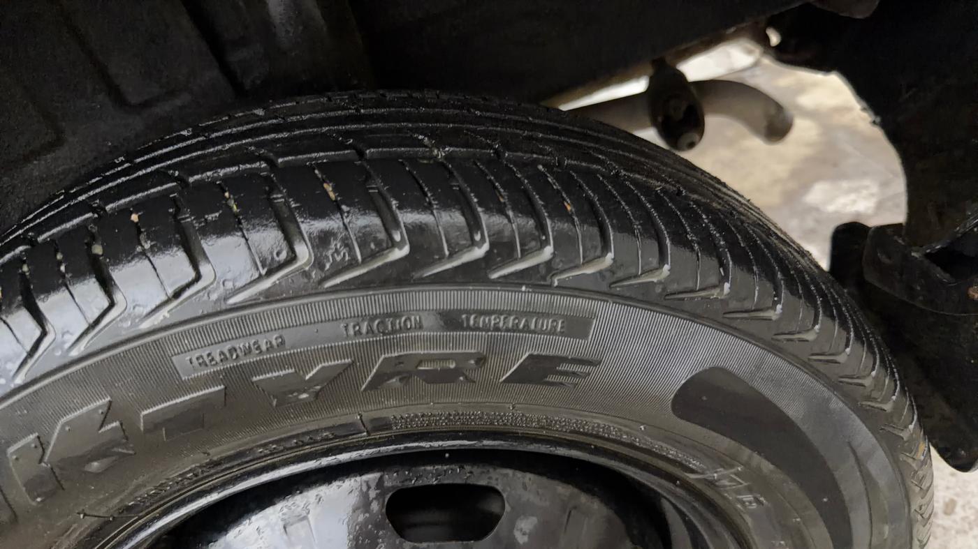2015 Renault Kwid RXT 0.8, Petrol, Manual, 49,112 km, Left Rear Tyre Tread