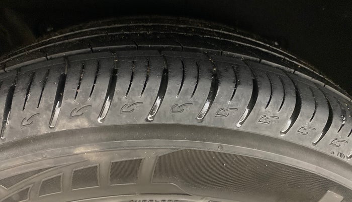 2019 Mahindra MARAZZO M2 8 STR, Diesel, Manual, 1,15,714 km, Right Rear Tyre Tread