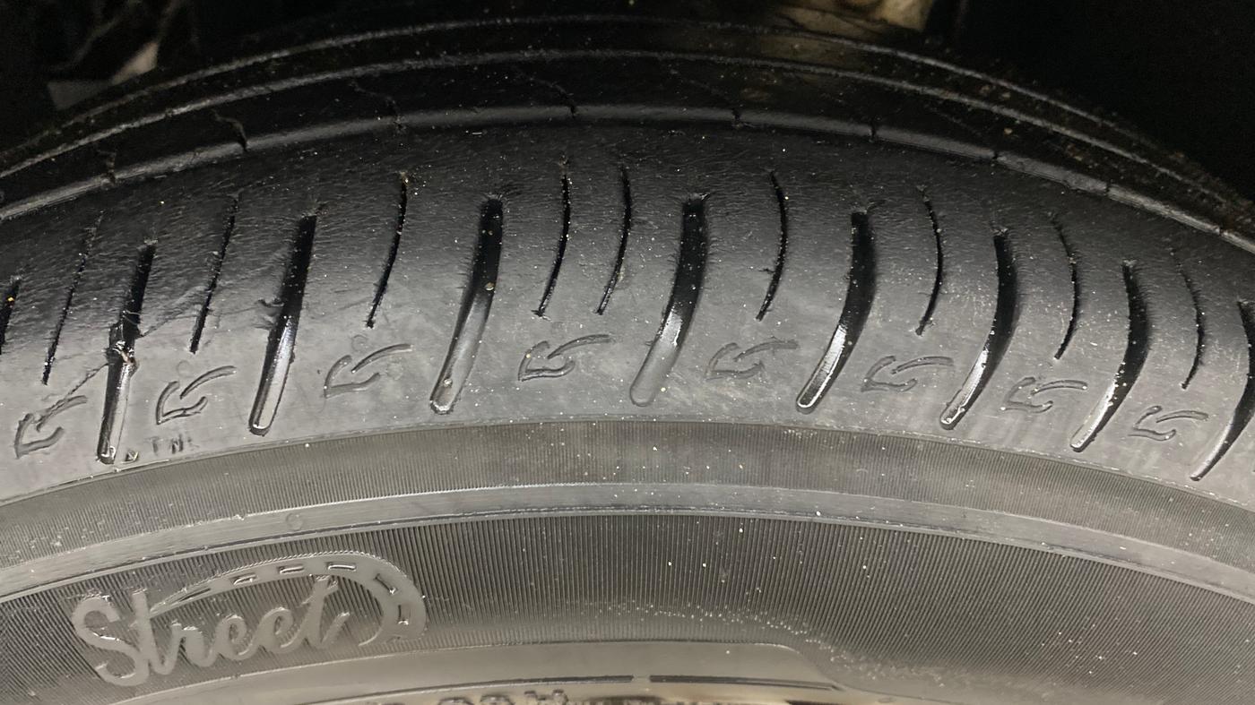 2019 Mahindra MARAZZO M2 8 STR, Diesel, Manual, 1,15,714 km, Left Front Tyre Tread