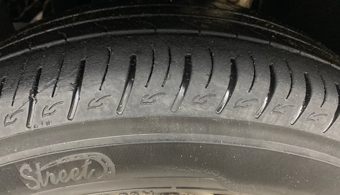 2019 Mahindra MARAZZO M2 8 STR, Diesel, Manual, 1,15,714 km, Left Front Tyre Tread