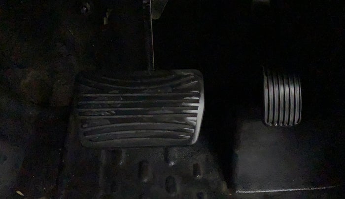 2021 Mahindra Thar LX PETROL HT 4WD AT, Petrol, Automatic, 52,389 km, Pedals