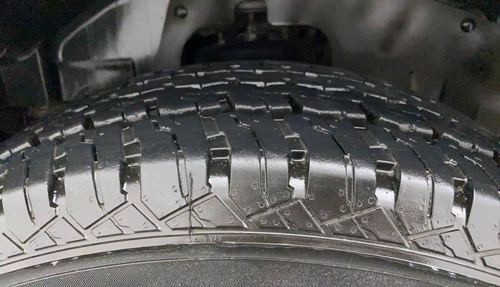 2021 Mahindra Thar LX PETROL HT 4WD AT, Petrol, Automatic, 52,389 km, Left Front Tyre Tread
