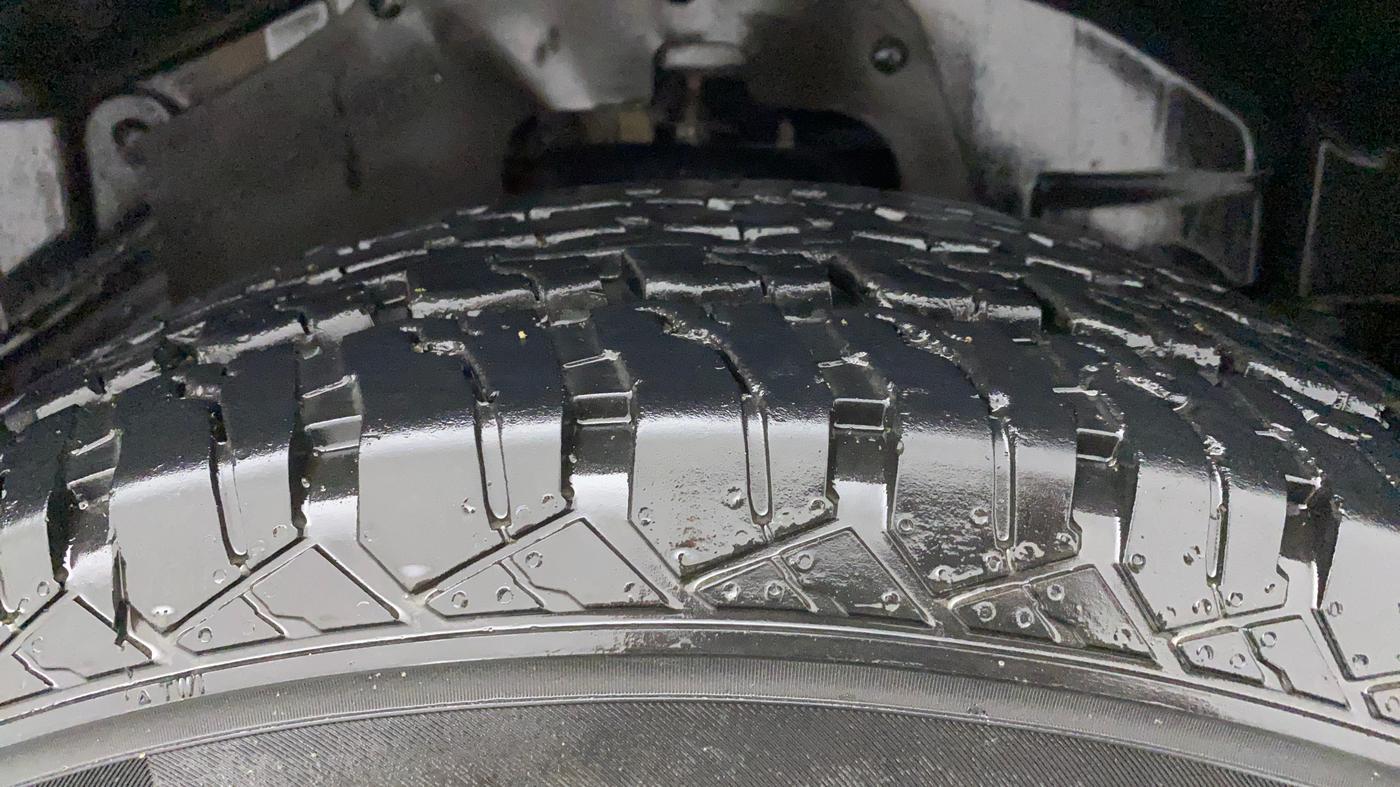 2021 Mahindra Thar LX PETROL HT 4WD AT, Petrol, Automatic, 52,389 km, Right Front Tyre Tread