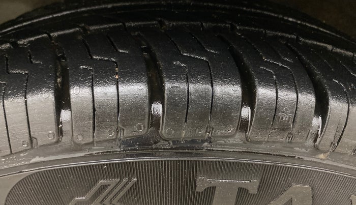 2014 Maruti Celerio VXI AMT, Petrol, Automatic, 71,459 km, Left Front Tyre Tread