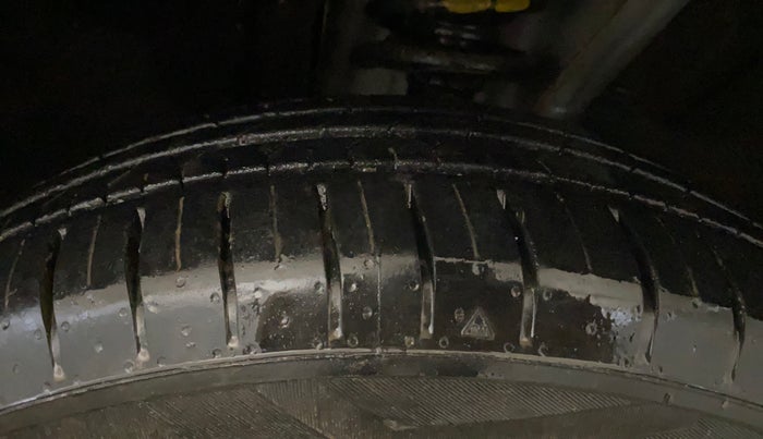 2021 Nissan MAGNITE XL, Petrol, Manual, 64,663 km, Right Front Tyre Tread