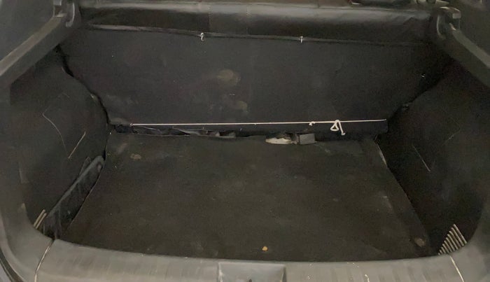 2021 Nissan MAGNITE XL, Petrol, Manual, 64,663 km, Boot Inside