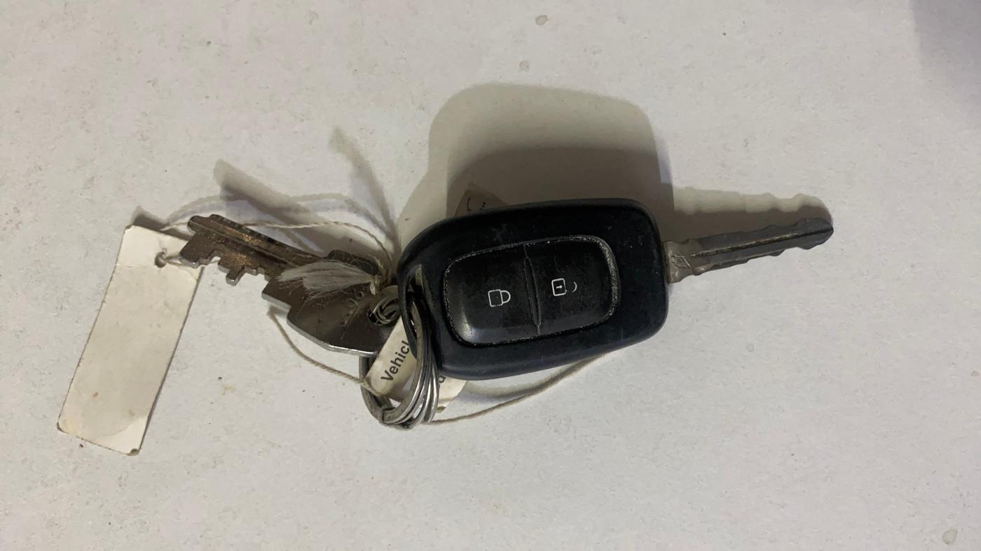 2021 Nissan MAGNITE XL, Petrol, Manual, 64,701 km, Key Close Up