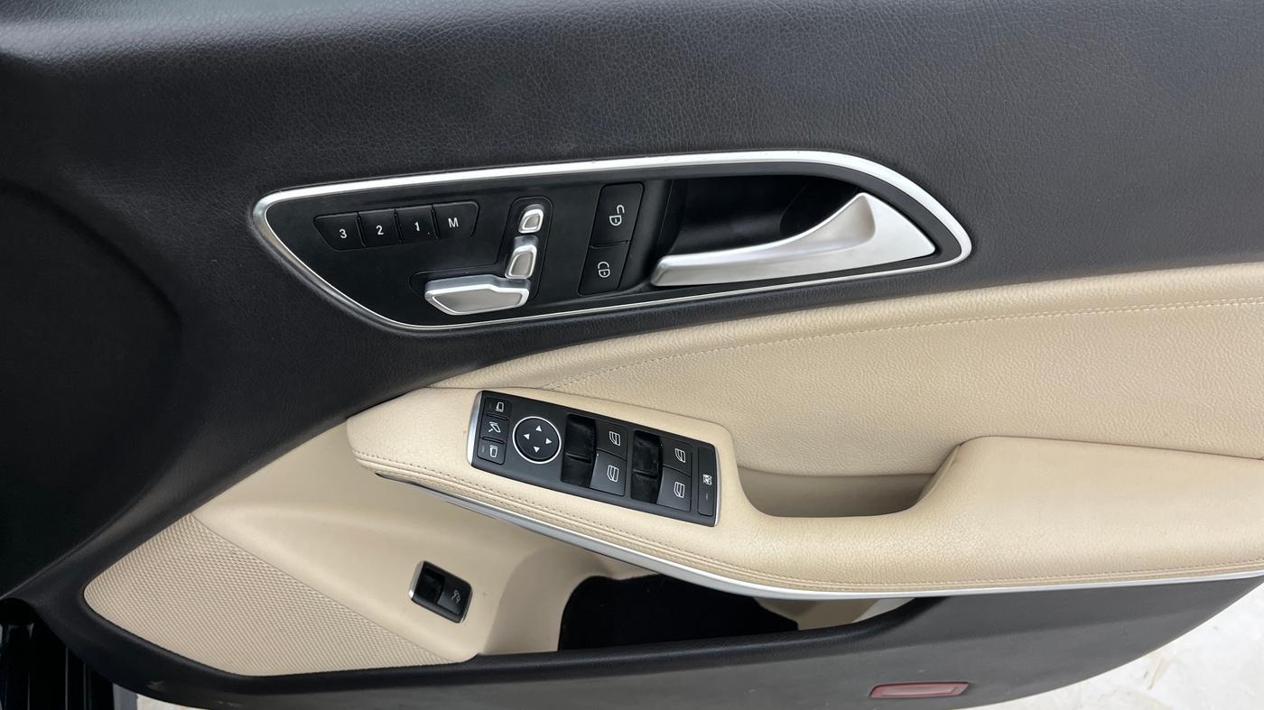 2018 Mercedes Benz CLA Class 200 CDI Sport, Diesel, Automatic, 37,148 km, Driver Side Door Panels Control