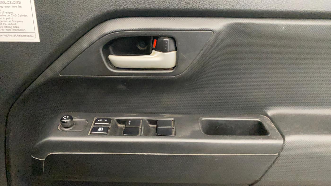 2023 Maruti New Wagon-R VXI CNG 1.0, CNG, Manual, 38,022 km, Driver Side Door Panels Control