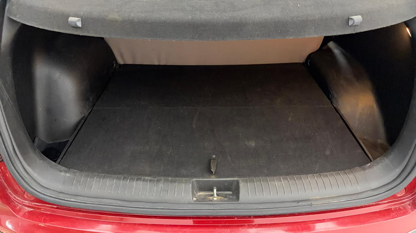 2016 Hyundai Creta SX PLUS 1.6 PETROL, Petrol, Manual, 78,428 km, Boot Inside