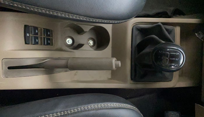 2024 Mahindra Bolero B6, Diesel, Manual, 49,823 km, Gear Lever