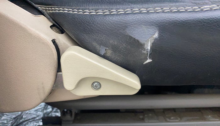 2024 Mahindra Bolero B6, Diesel, Manual, 49,823 km, Driver Side Adjustment Panel