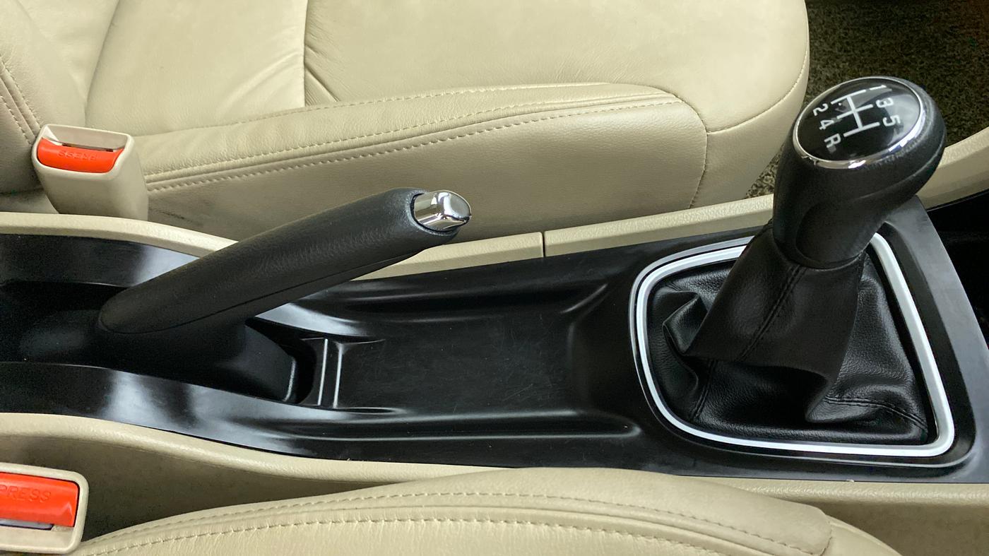 2021 Maruti Ciaz ALPHA 1.5 MT VTVT SHVS, Petrol, Manual, 4,302 km, Gear Lever