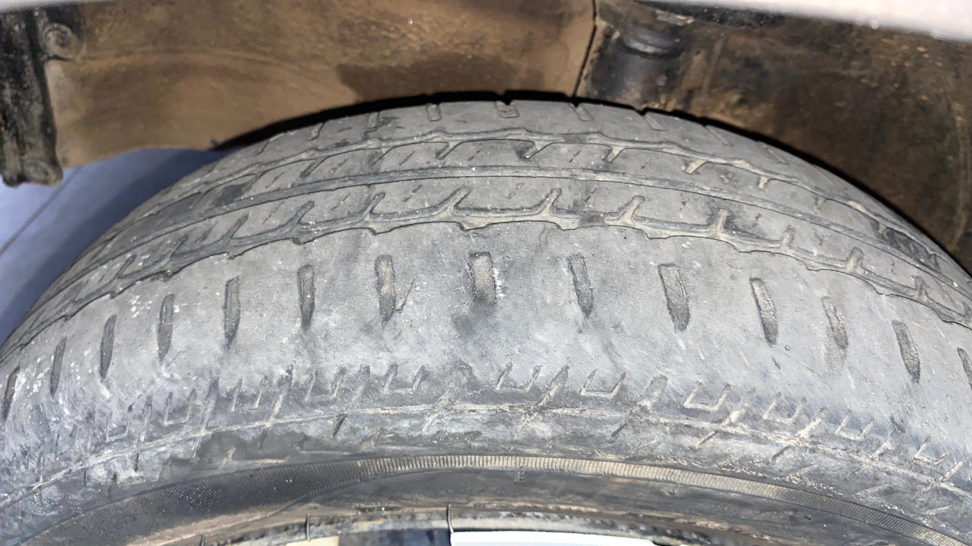 2013 Maruti Wagon R 1.0 VXI, Petrol, Manual, 29,475 km, Left Front Tyre Tread
