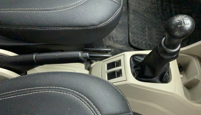 2019 Maruti Alto LXI, Petrol, Manual, 57,238 km, Gear Lever