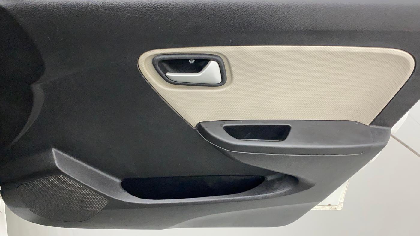 2019 Maruti Alto LXI, Petrol, Manual, 57,238 km, Driver Side Door Panels Control