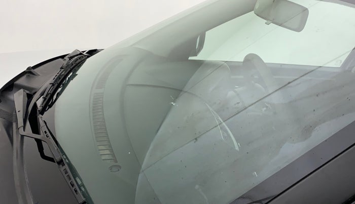 2015 Maruti Swift VXI, Petrol, Manual, 75,505 km, Front windshield - Minor spot on windshield