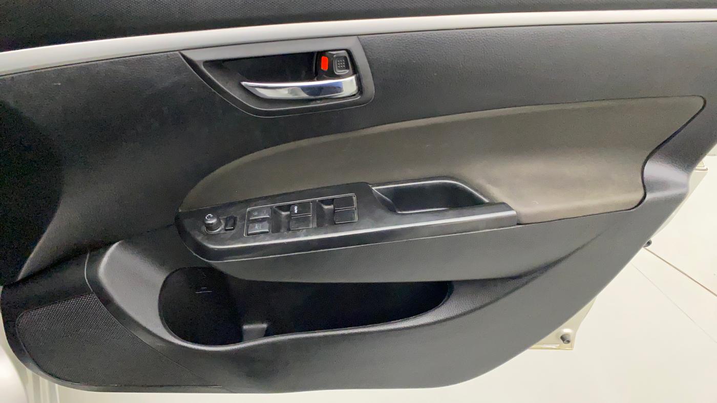 2015 Maruti Swift VXI, Petrol, Manual, 75,505 km, Driver Side Door Panels Control