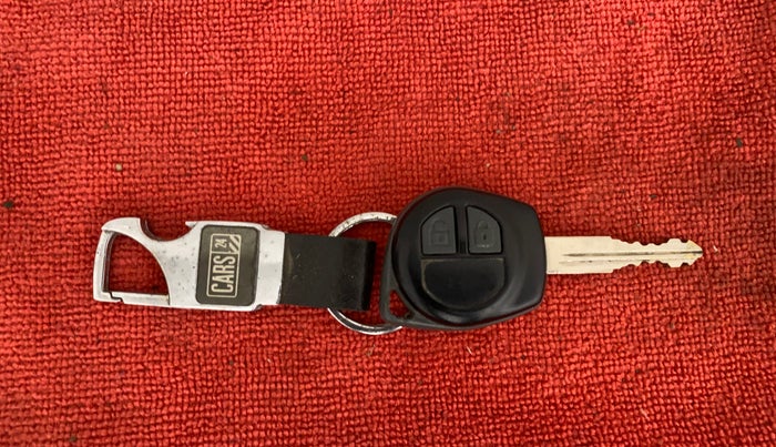 2015 Maruti Swift VXI, Petrol, Manual, 75,505 km, Key Close Up