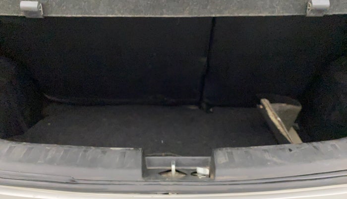 2015 Maruti Swift VXI, Petrol, Manual, 75,505 km, Boot Inside
