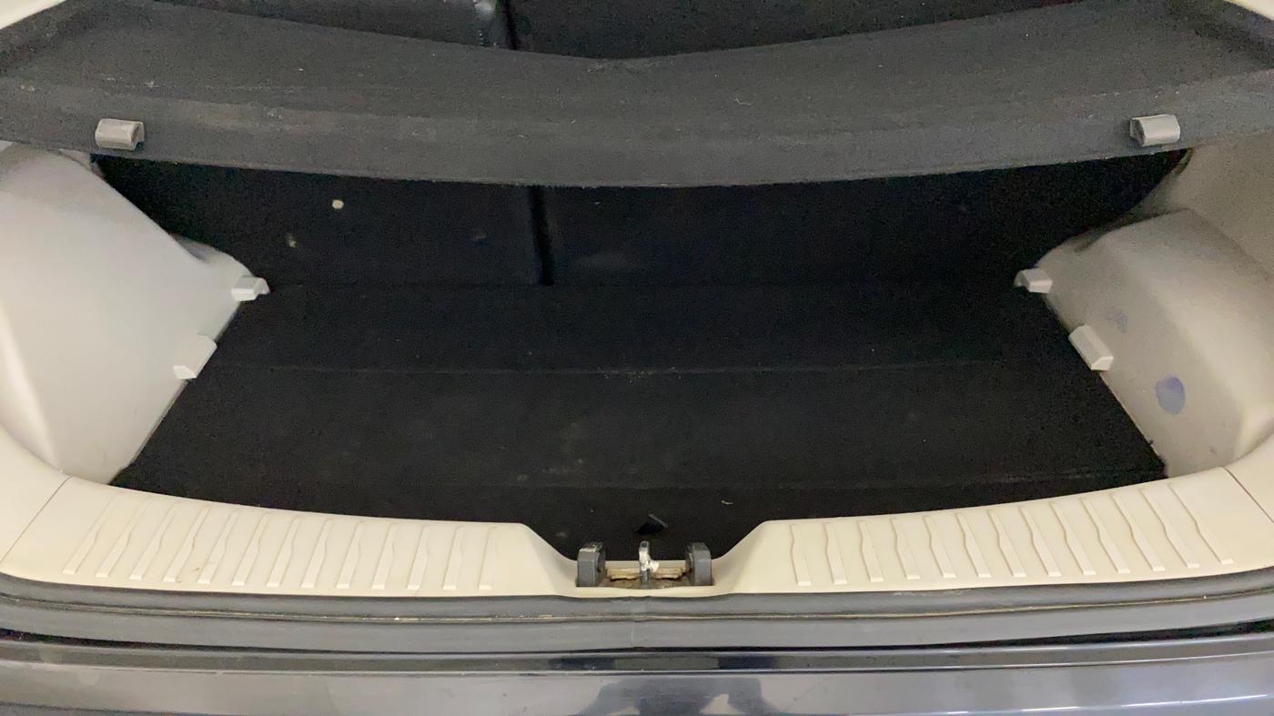 2020 Mahindra XUV300 W8 1.2 PETROL, Petrol, Manual, 50 km, Boot Inside