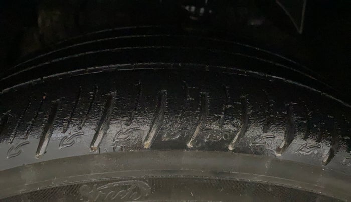 2020 Mahindra XUV300 W8 1.2 PETROL, Petrol, Manual, 50 km, Left Front Tyre Tread