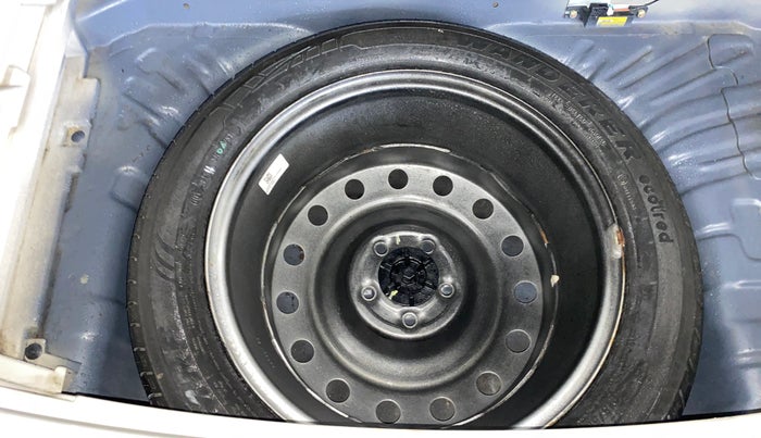 2020 Mahindra XUV300 W8 1.2 PETROL, Petrol, Manual, 50 km, Spare Tyre