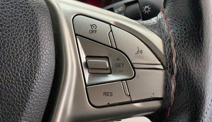 2020 Mahindra XUV300 W8 1.2 PETROL, Petrol, Manual, 50 km, Adaptive Cruise Control