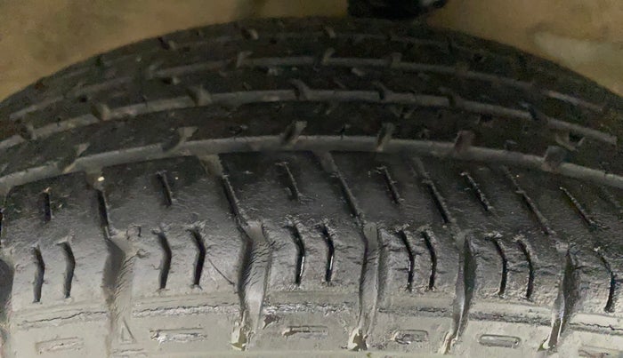 2016 Maruti Alto K10 VXI AMT, Petrol, Automatic, 62,087 km, Right Front Tyre Tread