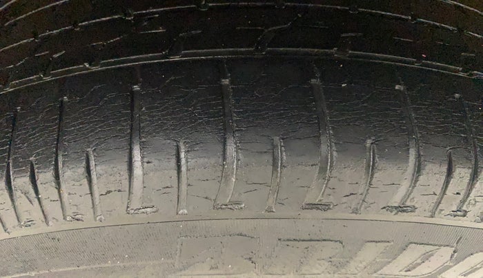 2013 Mahindra Quanto C6, Diesel, Manual, 42,389 km, Left Rear Tyre Tread