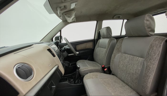 2013 Maruti Wagon R 1.0 VXI, Petrol, Manual, 54,296 km, Right Side Front Door Cabin