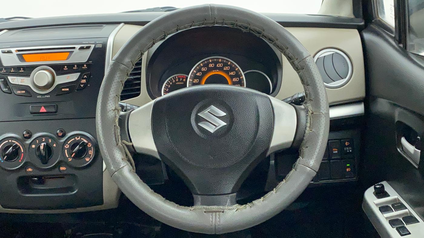 2013 Maruti Wagon R 1.0 VXI, Petrol, Manual, 54,296 km, Steering Wheel Close Up
