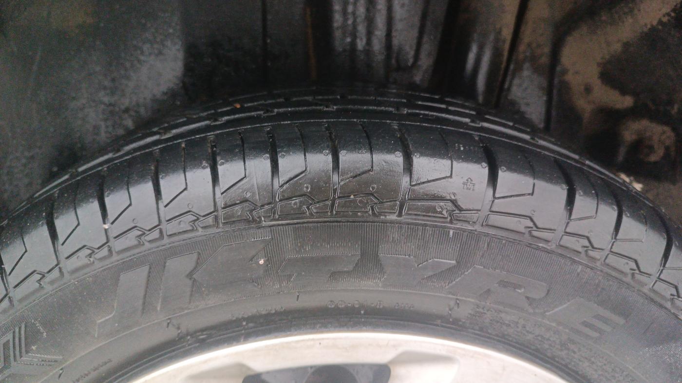 2021 Maruti Vitara Brezza VXI AT SHVS, Petrol, Automatic, 1,06,231 km, Left Rear Tyre Tread