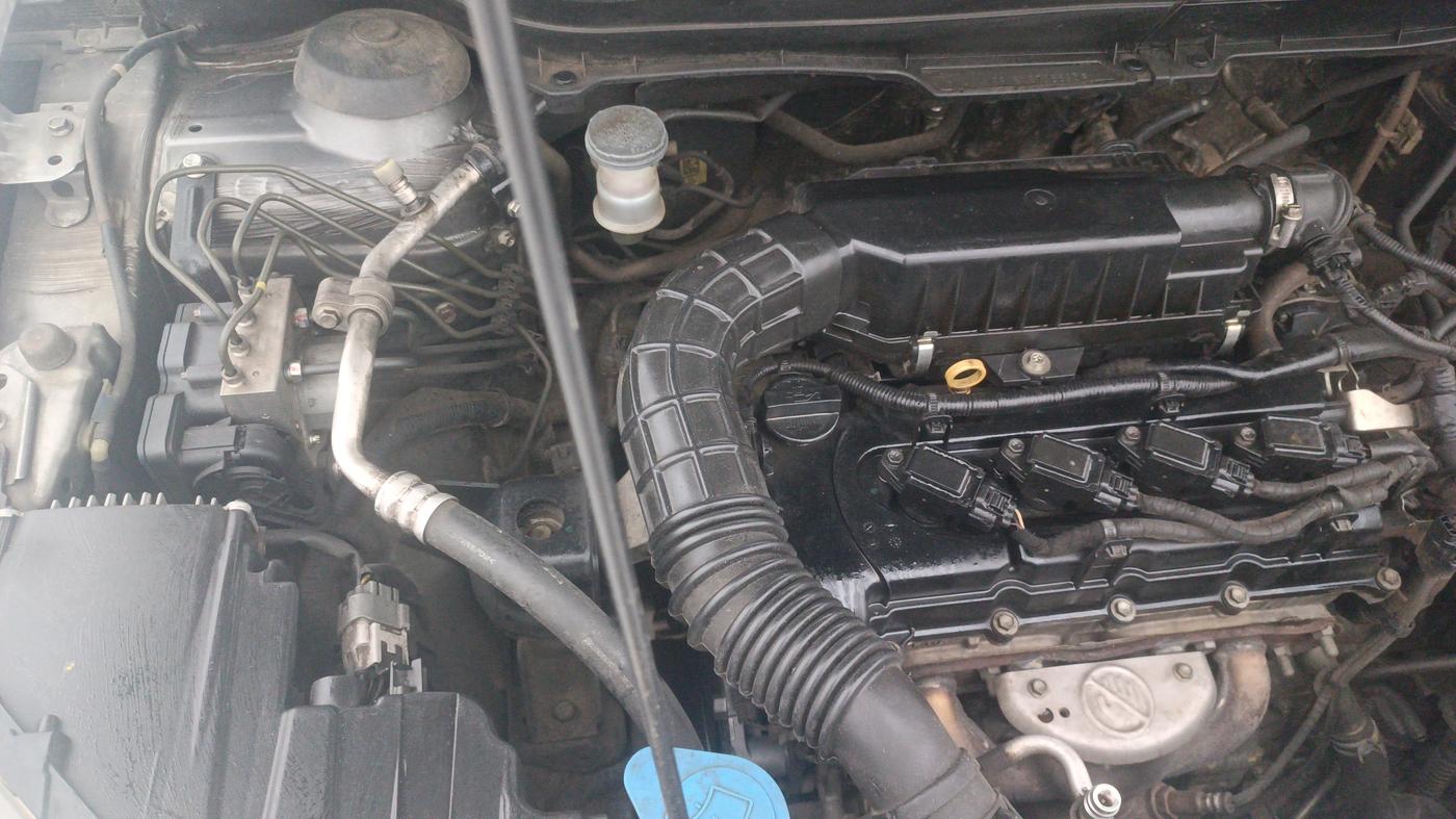 2021 Maruti Vitara Brezza VXI AT SHVS, Petrol, Automatic, 1,06,231 km, Engine View - Right